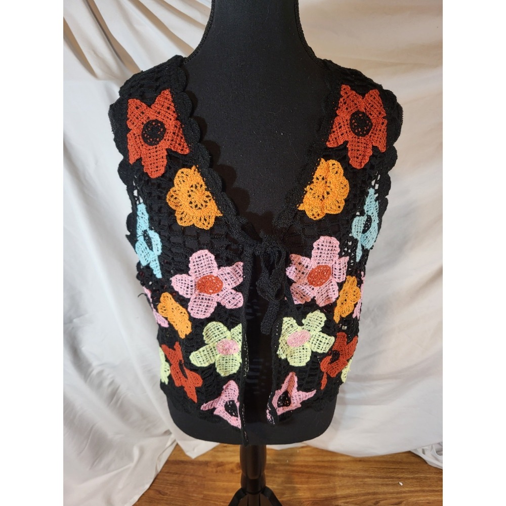 Poeselle Size Large Crochet Floral Knit Vest Boho Hippie Retro